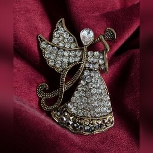 Monet Vintage Angel Brooch – Rhinestone Trumpeting Angel Pin